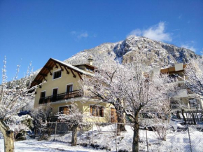 Chalet de 8 chambres avec sauna jardin et wifi a Briancon a 1 km des pistes